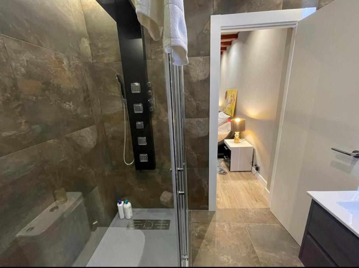 Suite Privada Frente A La Piscina Para 2 Personas Con Sofa Cama Para 2 Mas 4P No Es Casa Completa San Vicente Raspeig Exterior foto