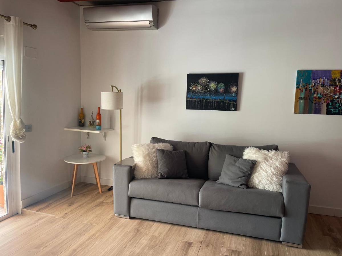 Suite Privada Frente A La Piscina Para 2 Personas Con Sofa Cama Para 2 Mas 4P No Es Casa Completa San Vicente Raspeig Exterior foto