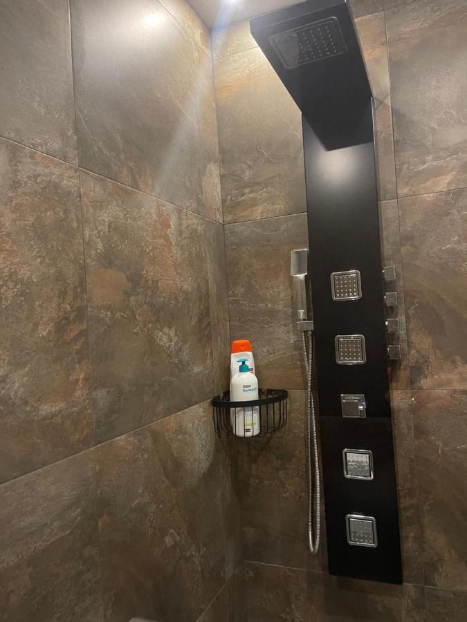 Suite Privada Frente A La Piscina Para 2 Personas Con Sofa Cama Para 2 Mas 4P No Es Casa Completa San Vicente Raspeig Exterior foto
