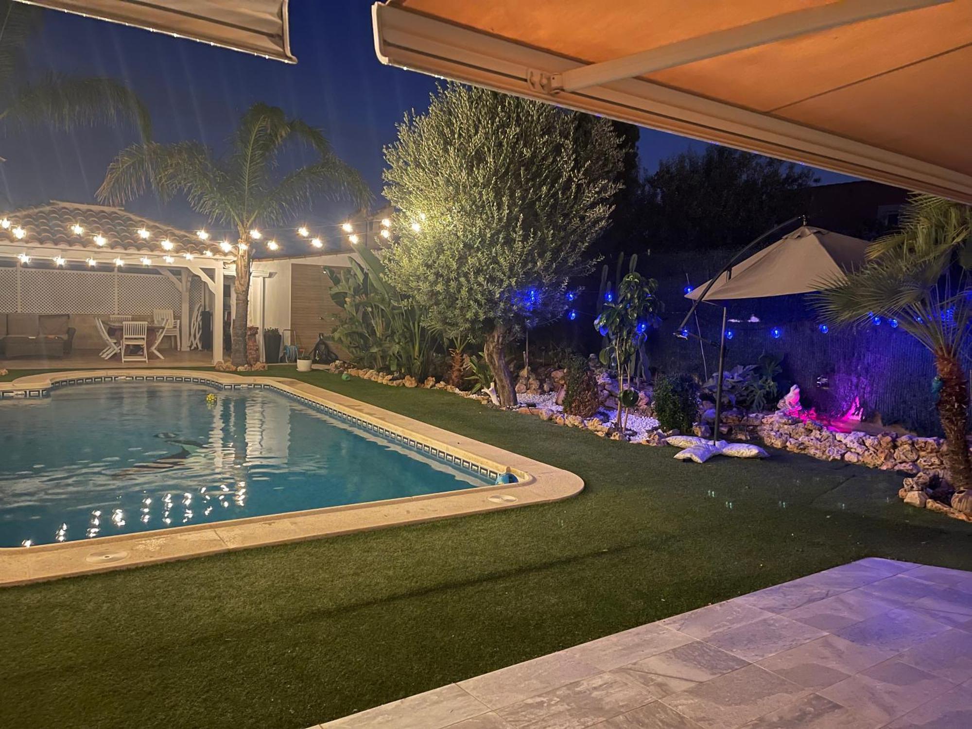 Suite Privada Frente A La Piscina Para 2 Personas Con Sofa Cama Para 2 Mas 4P No Es Casa Completa San Vicente Raspeig Exterior foto
