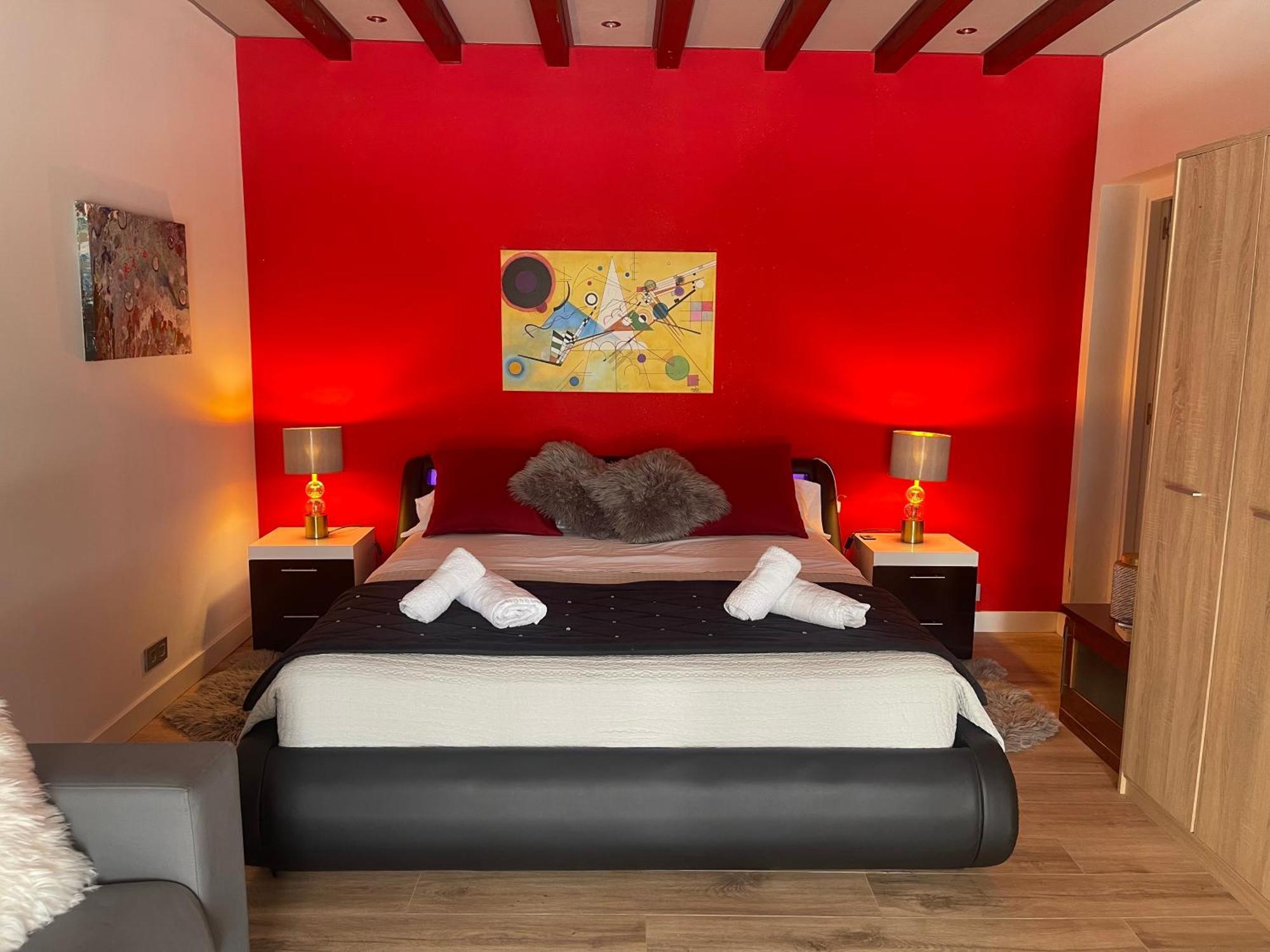 Suite Privada Frente A La Piscina Para 2 Personas Con Sofa Cama Para 2 Mas 4P No Es Casa Completa San Vicente Raspeig Exterior foto